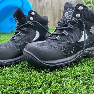 Harley Davidson
Womens Boot size 6 1/2